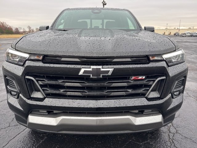 2024 Chevrolet Colorado Z71 photo 2
