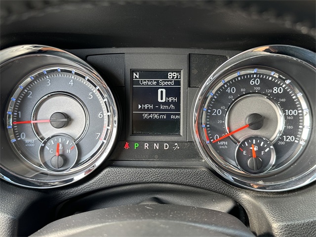 2012 Chrysler Town & Country Touring photo 30