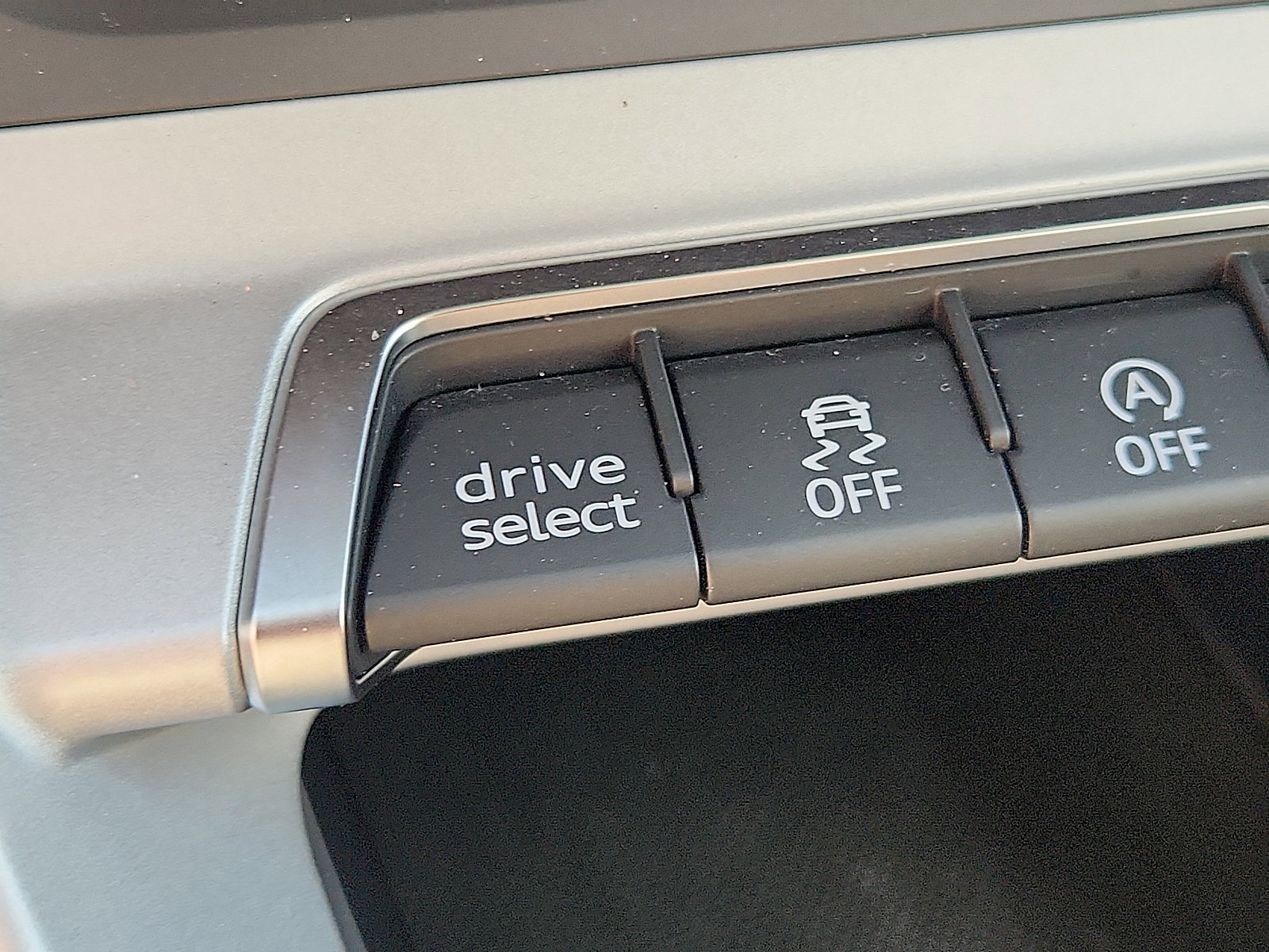 2025 Audi Q3 45 TFSI S line Premium photo 22
