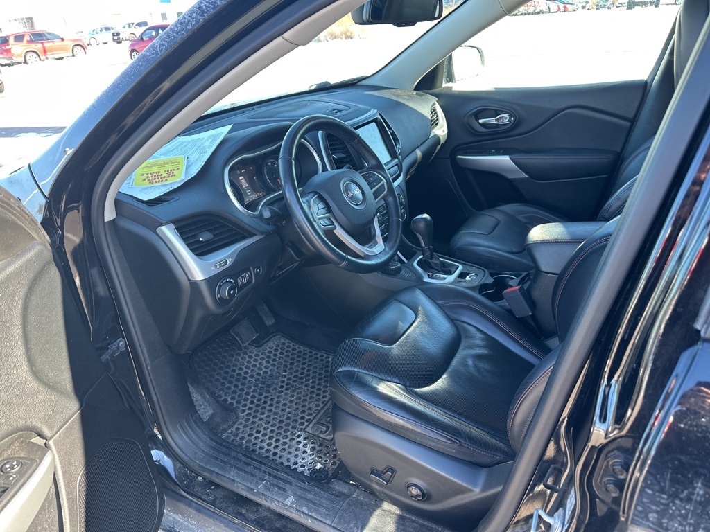 2018 Jeep Cherokee Trailhawk photo 2