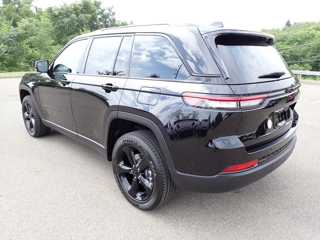 2025 Jeep Grand Cherokee Altitude X photo 3