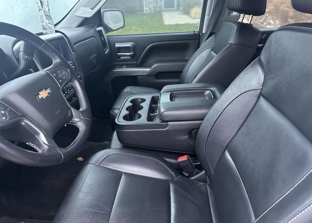 2018 Chevrolet Silverado 1500 LT photo 4