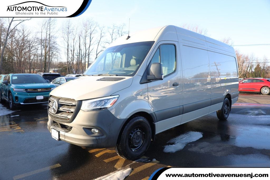 2024 Mercedes-Benz eSprinter Cargo Van Base's photo