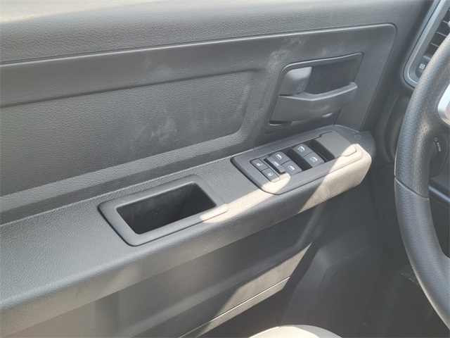 2025 Ram 2500 Tradesman photo 27
