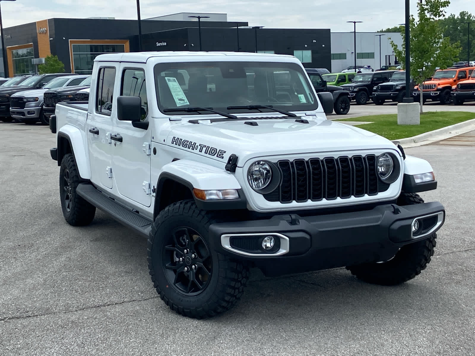 2025 Jeep Gladiator Willys photo 2