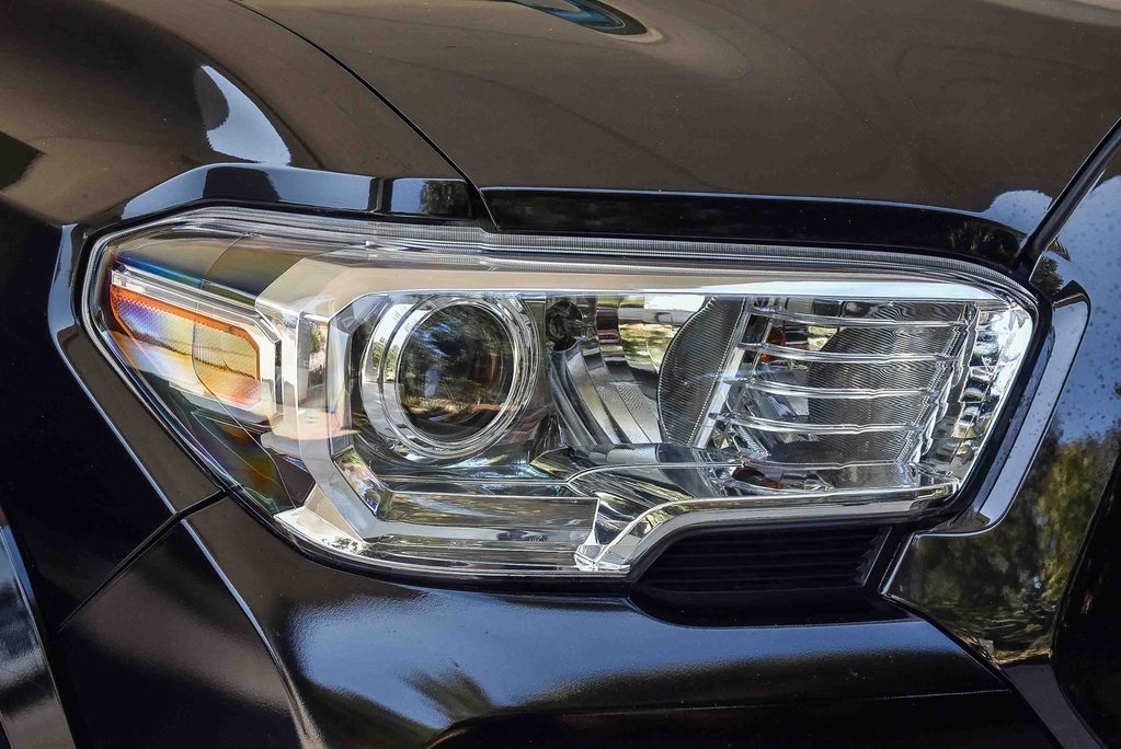 2023 Toyota Tacoma SR5 photo 8