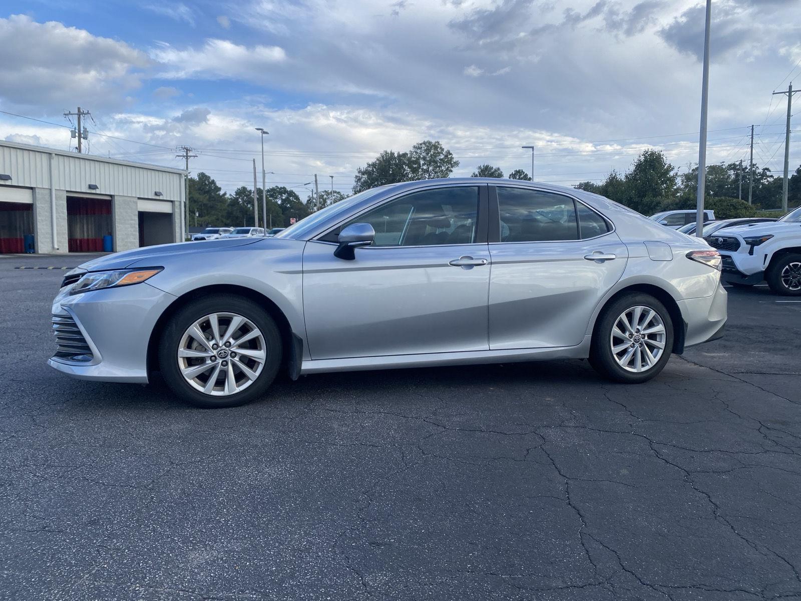 2023 Toyota Camry LE photo 4