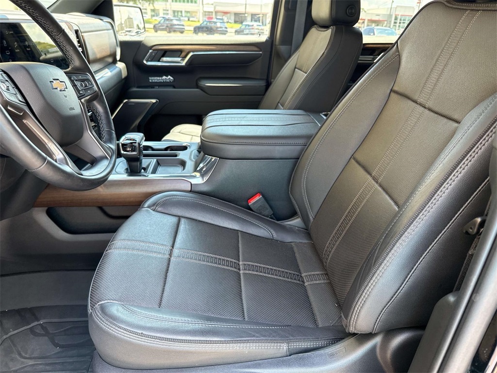 2023 Chevrolet Silverado 1500 High Country photo 21