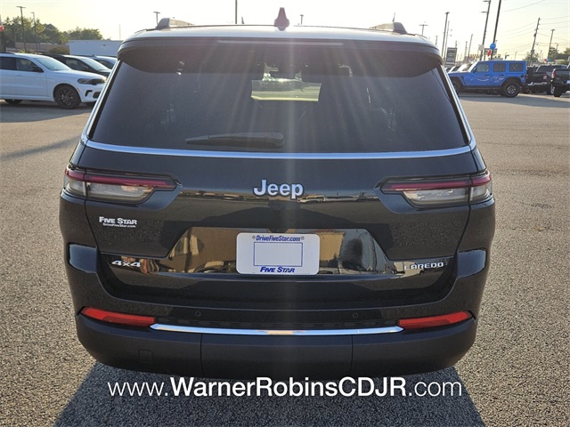 2025 Jeep Grand Cherokee Laredo photo 10