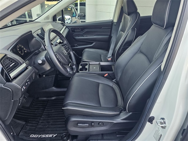2025 Honda Odyssey Touring photo 25