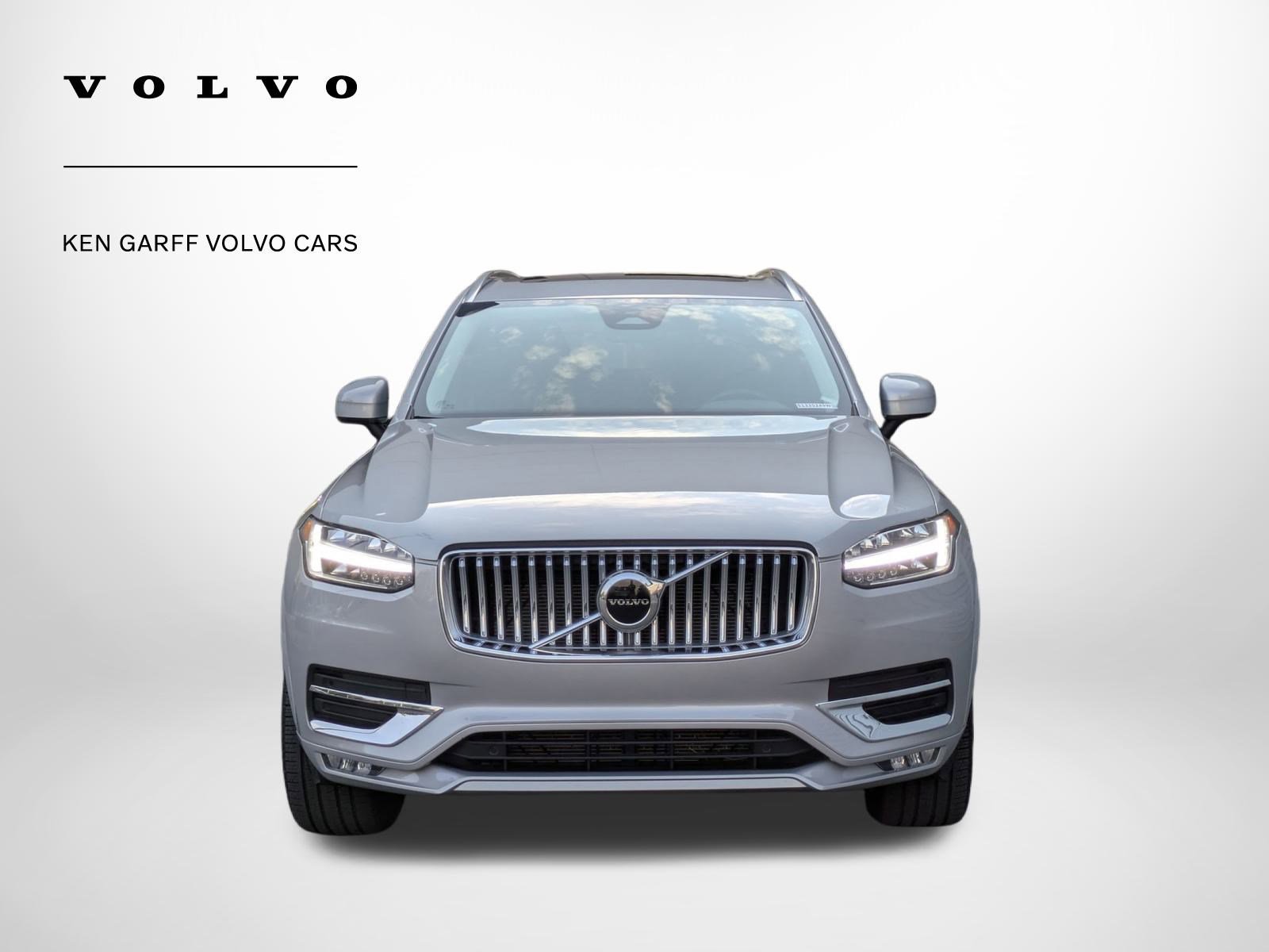 2025 Volvo XC90 Core photo 8