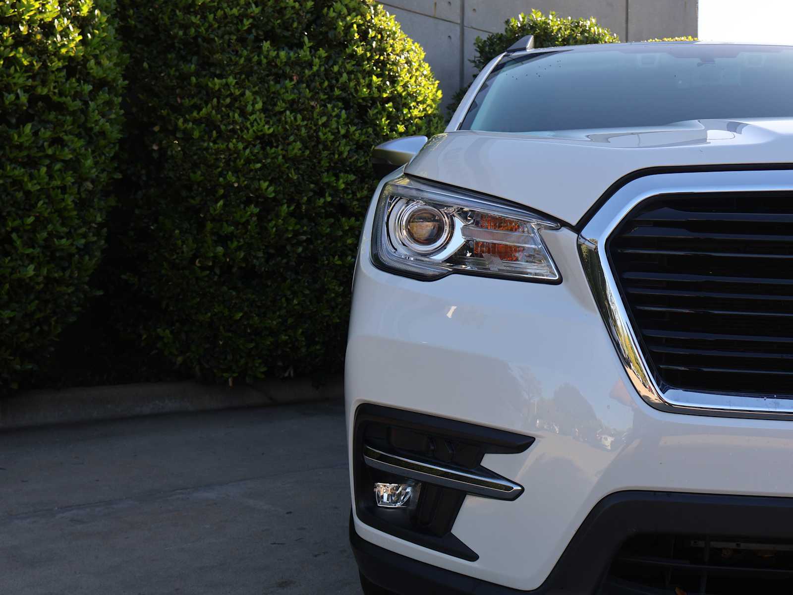 2022 Subaru Ascent Touring photo 2