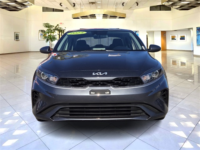 2023 Kia Forte LXS photo 2