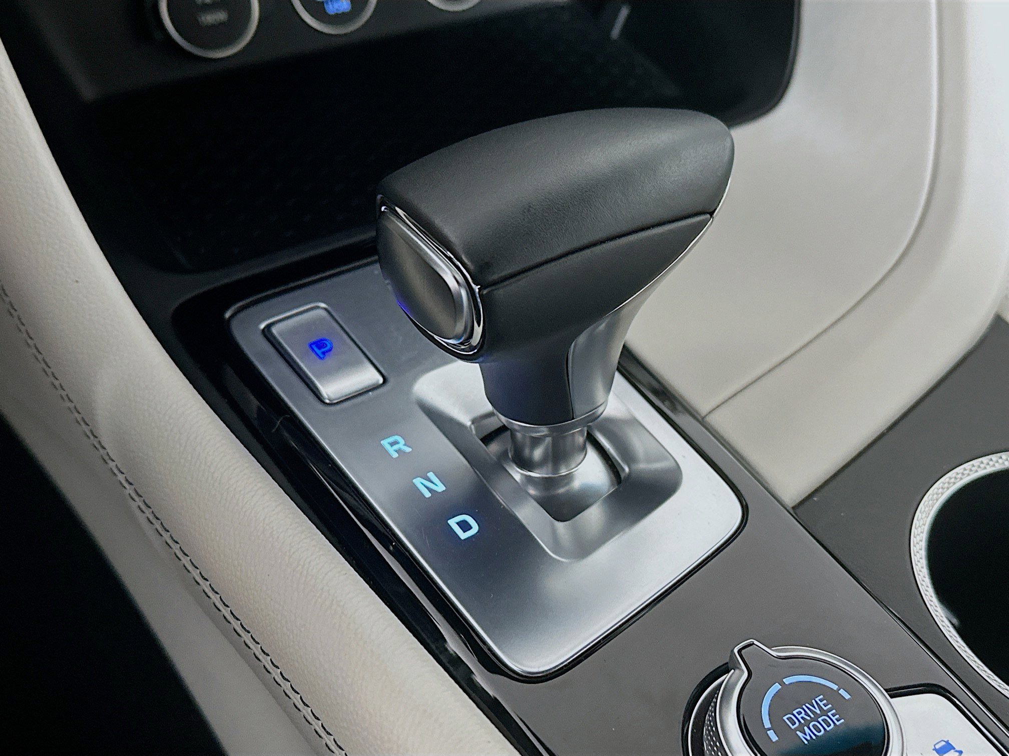 2025 Genesis G70 2.5T photo 16