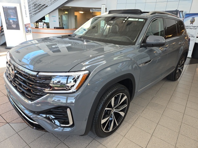 2025 Volkswagen Atlas SEL Premium R-Line photo 4