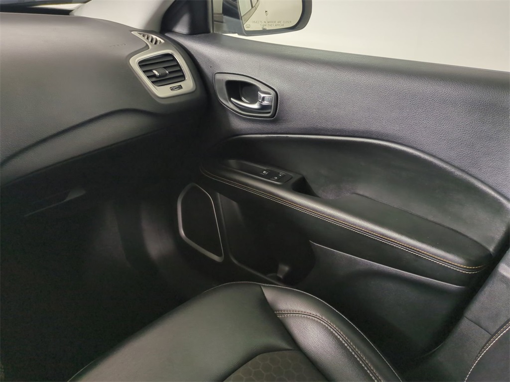 2020 Jeep Compass Latitude photo 17
