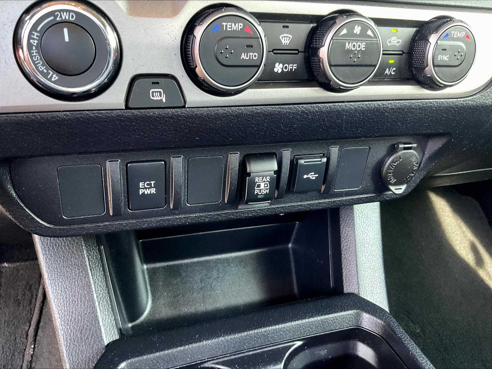 2021 Toyota Tacoma SR5 photo 25