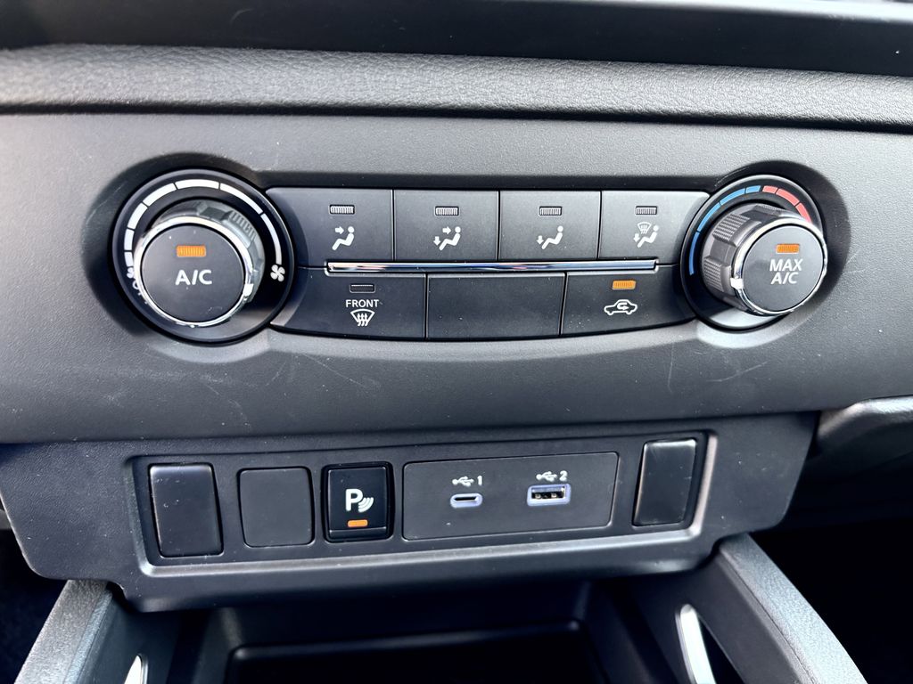 2025 Nissan Frontier SV photo 11