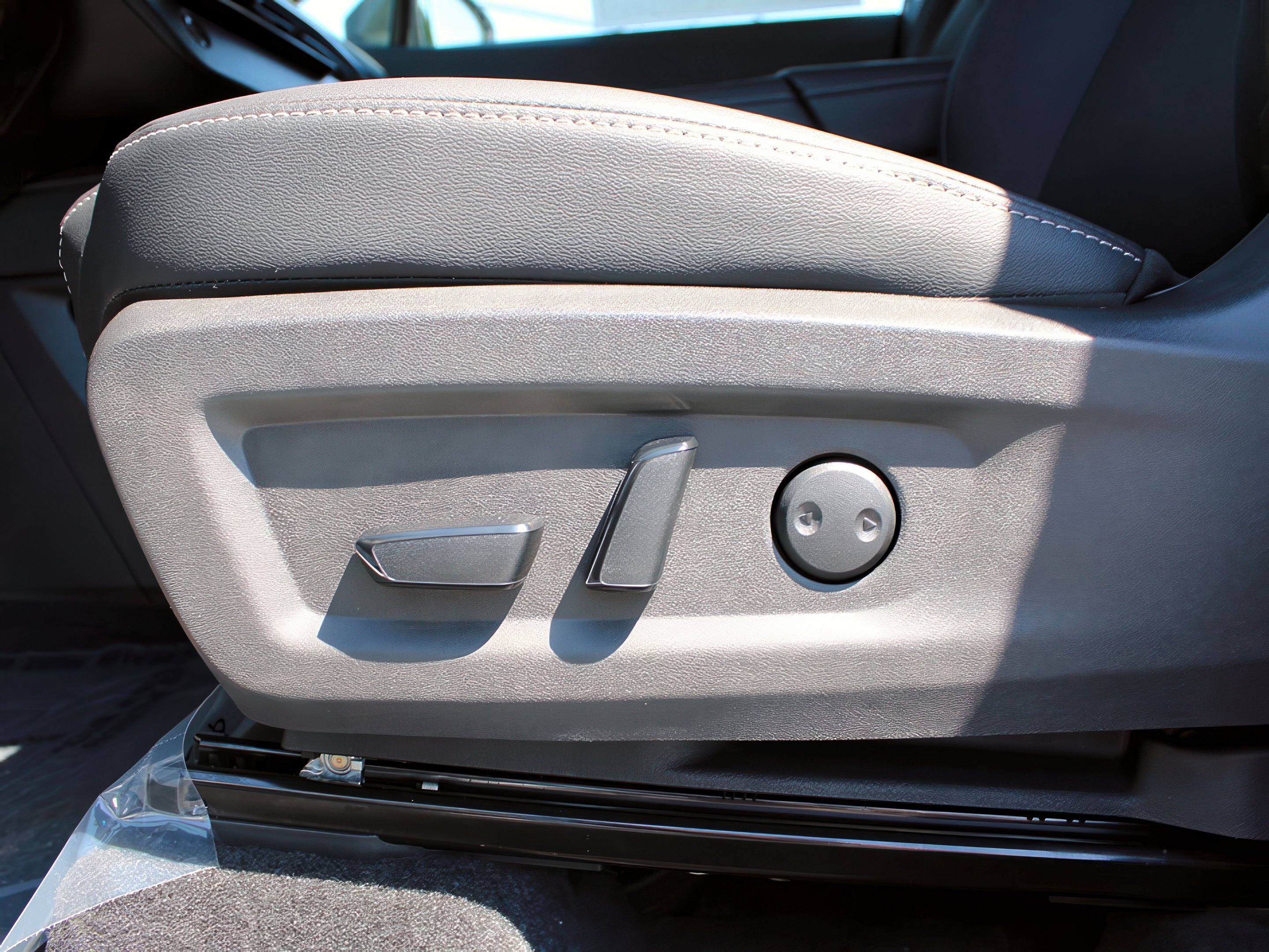 2025 Nissan Murano SL photo 14