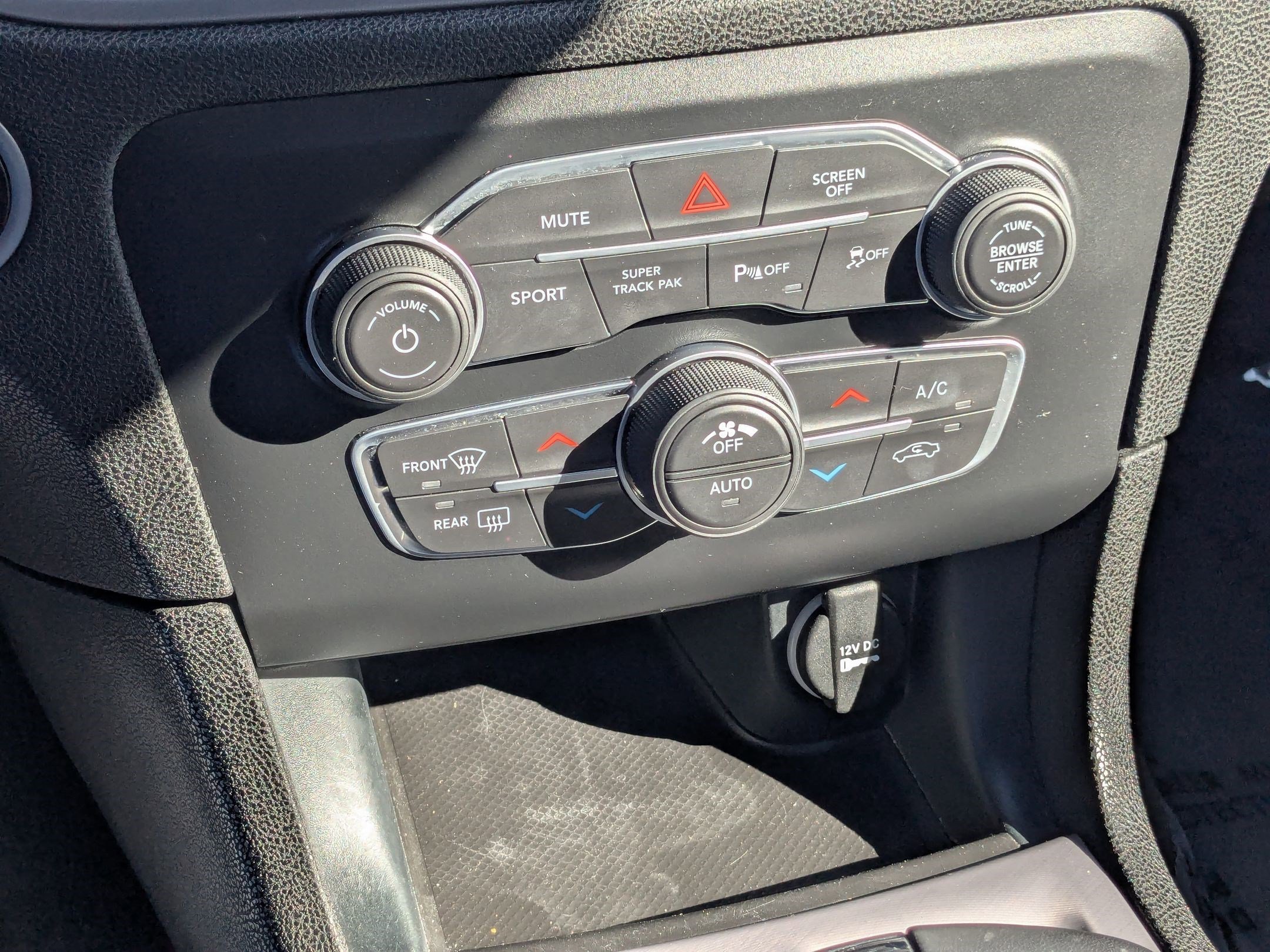 2023 Dodge Charger SXT AWD photo 21