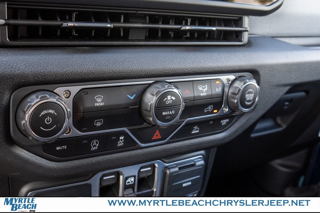 2025 Jeep Gladiator Sport photo 21