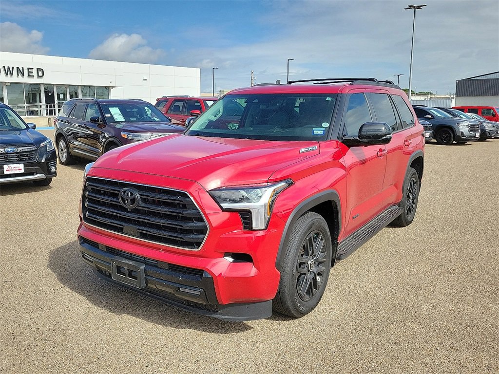 2024 Toyota Sequoia SR5 photo 4