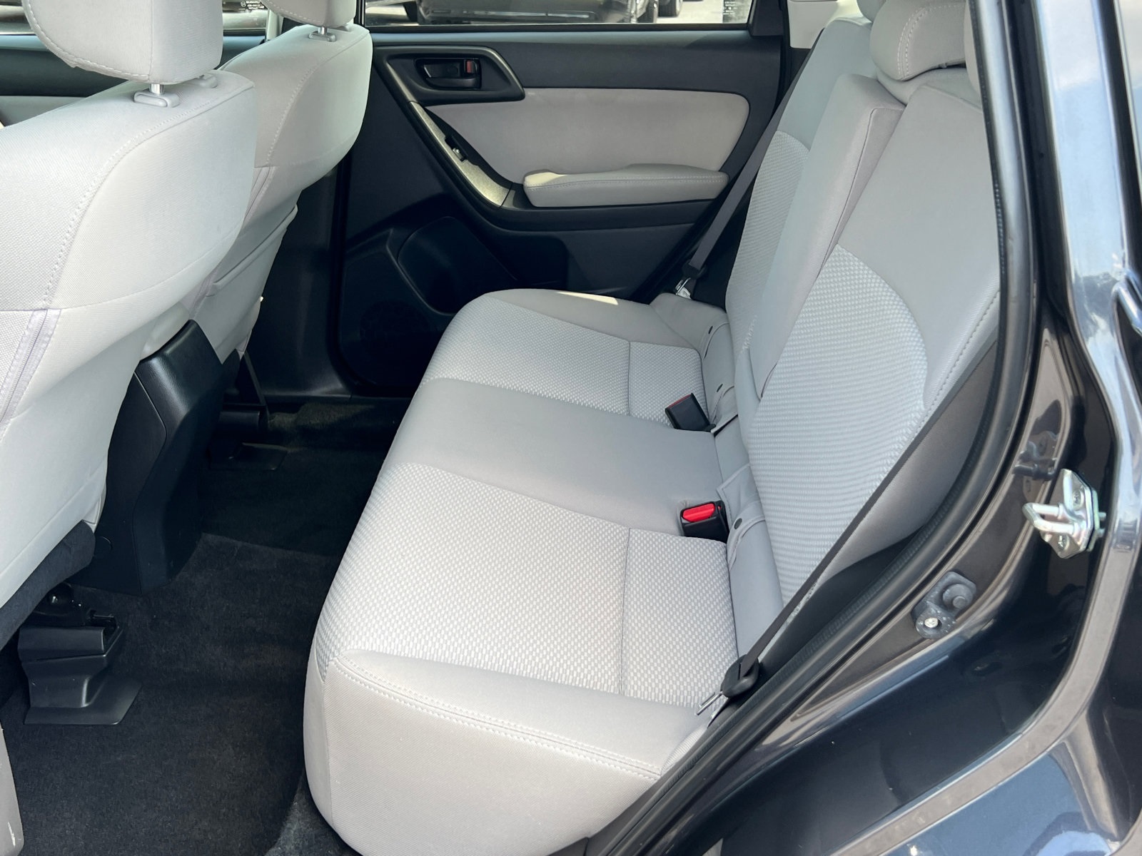 2016 Subaru Forester 2.5i Premium photo 4