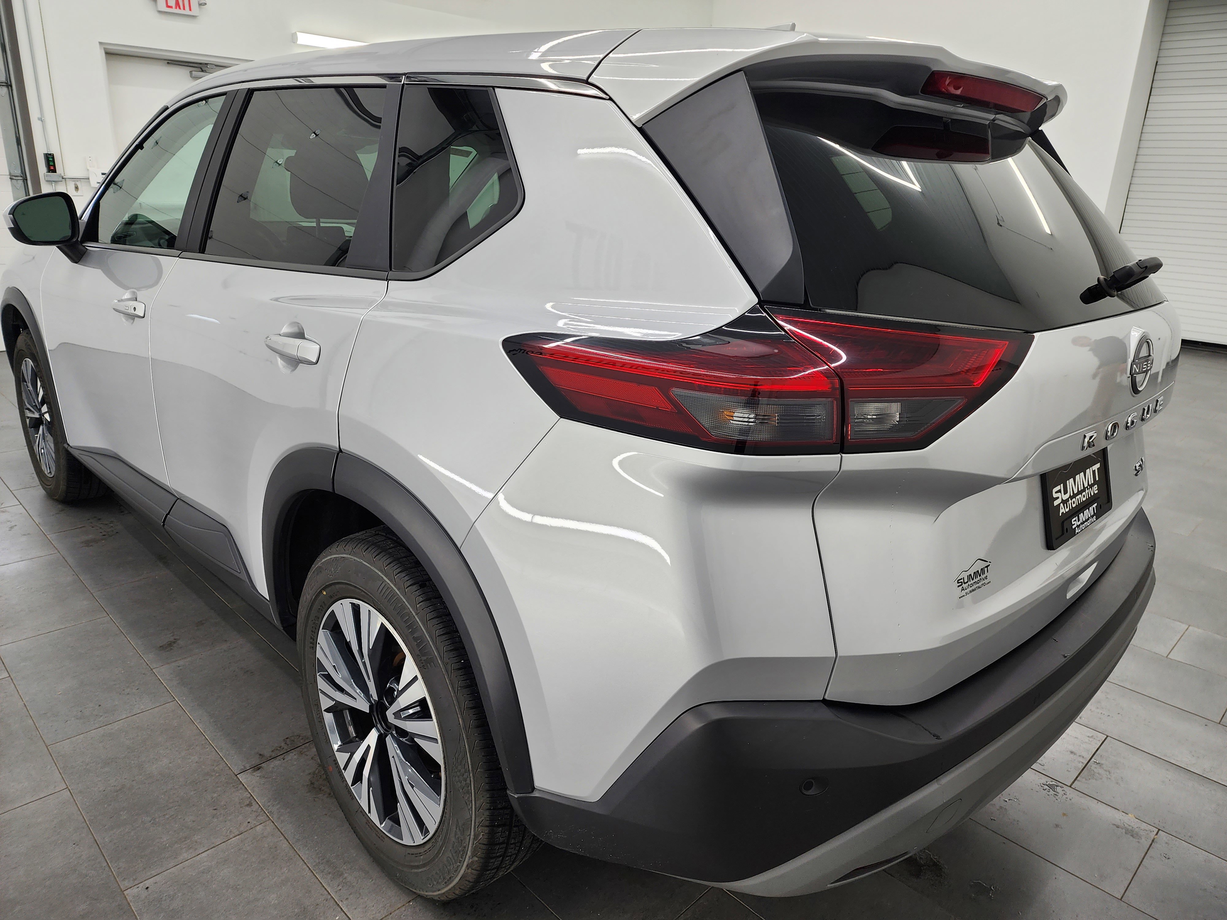 2023 Nissan Rogue SV photo 2