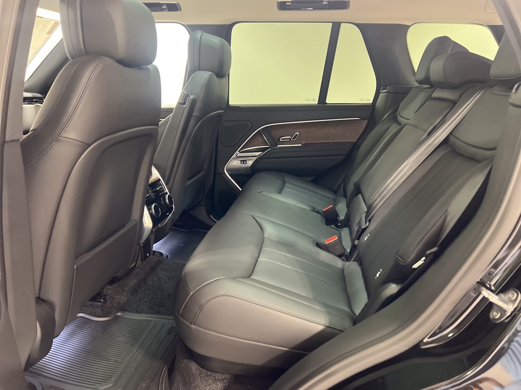 2025 Land Rover Range Rover SE photo 22