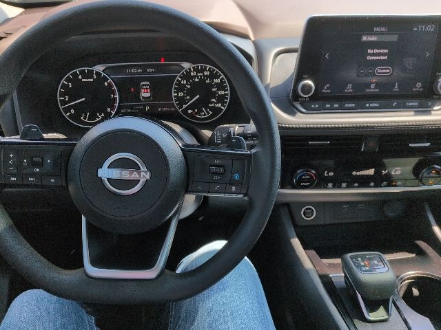 2023 Nissan Rogue SV photo 10