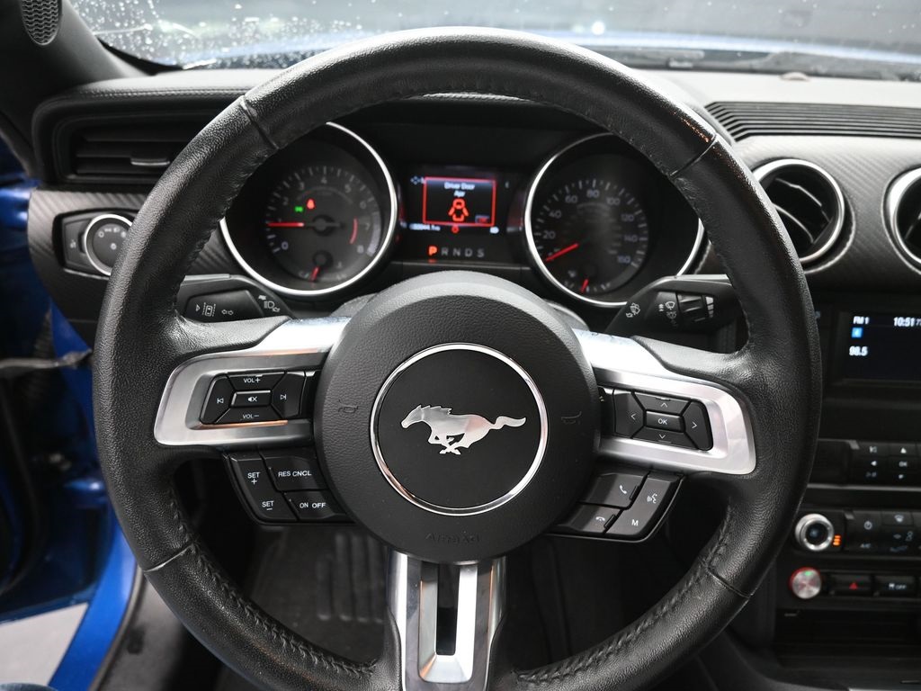 2022 Ford Mustang EcoBoost photo 6