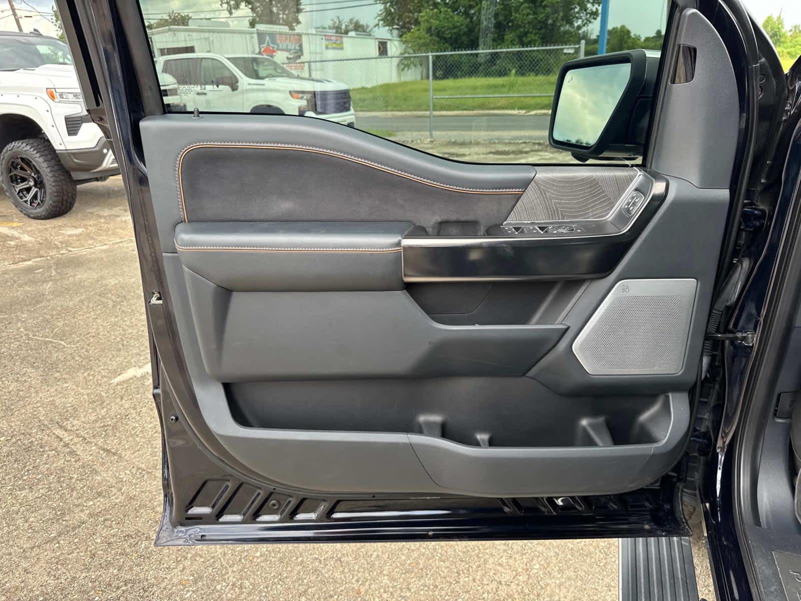 2021 Ford F-150 Platinum photo 38