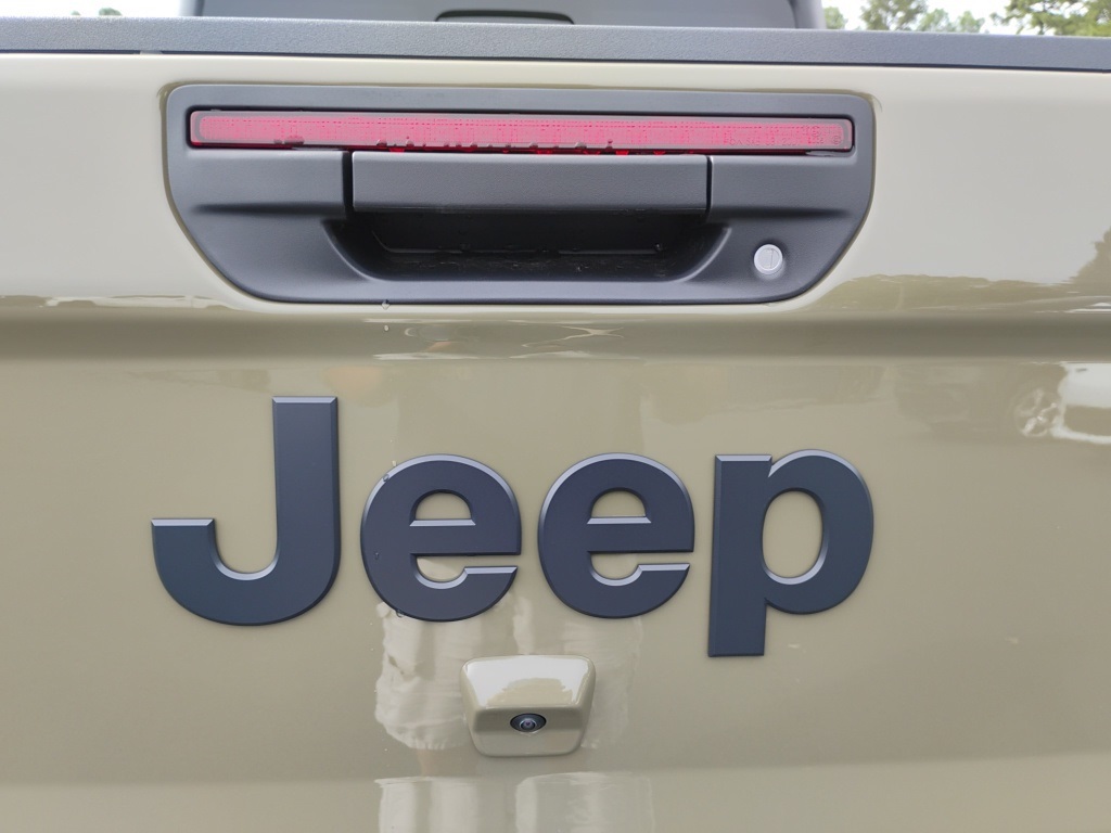 2025 Jeep Gladiator Sport S photo 12