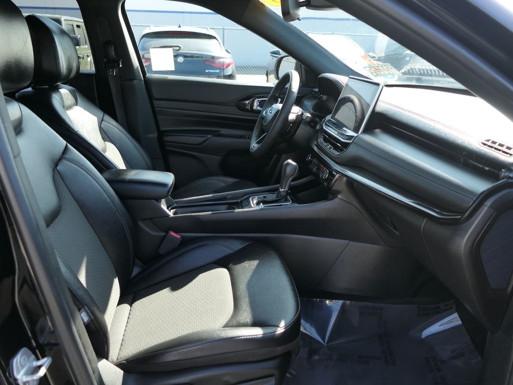 2025 Jeep Compass Latitude photo 19