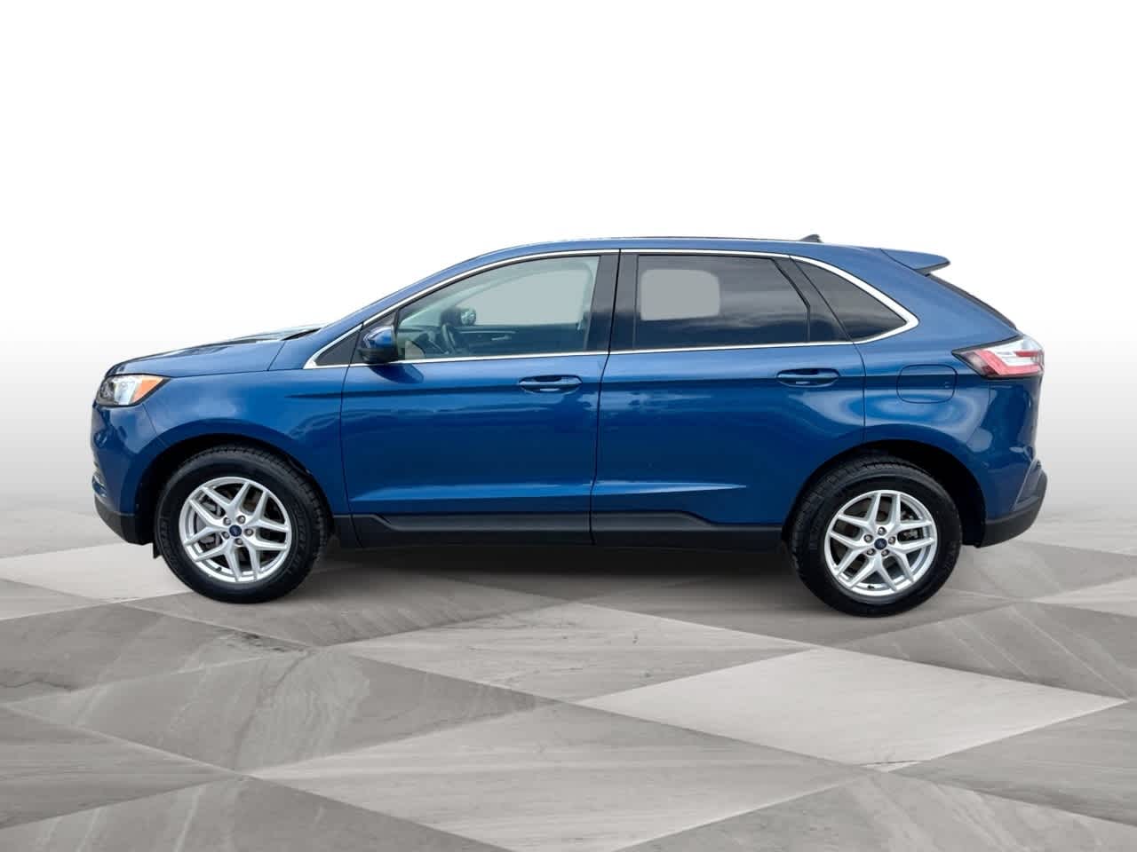 2022 Ford Edge SEL photo 4