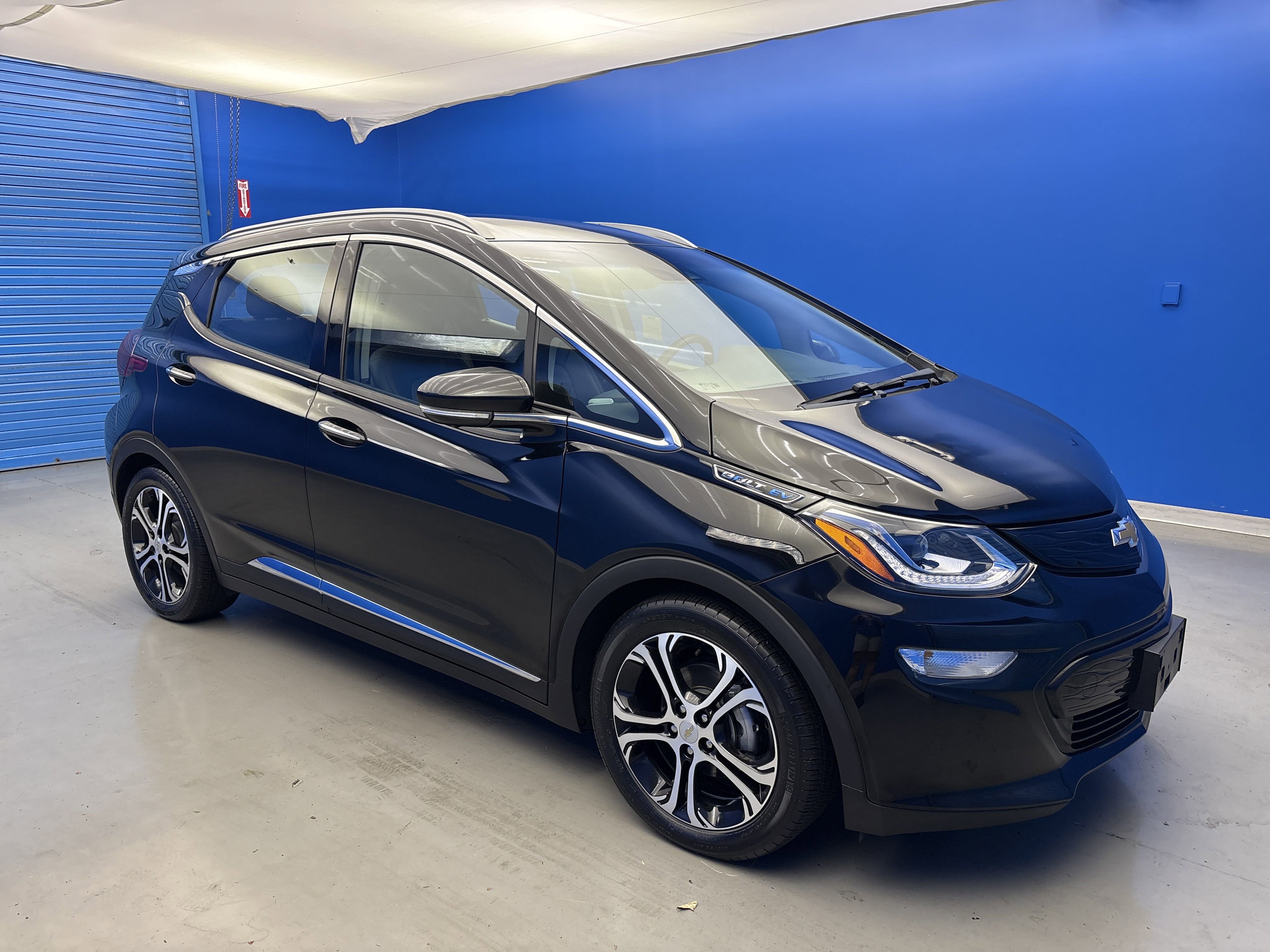Used 2021 Chevrolet Bolt EV Premier with VIN 1G1FZ6S07M4110874 for sale in Jeffersontown, KY