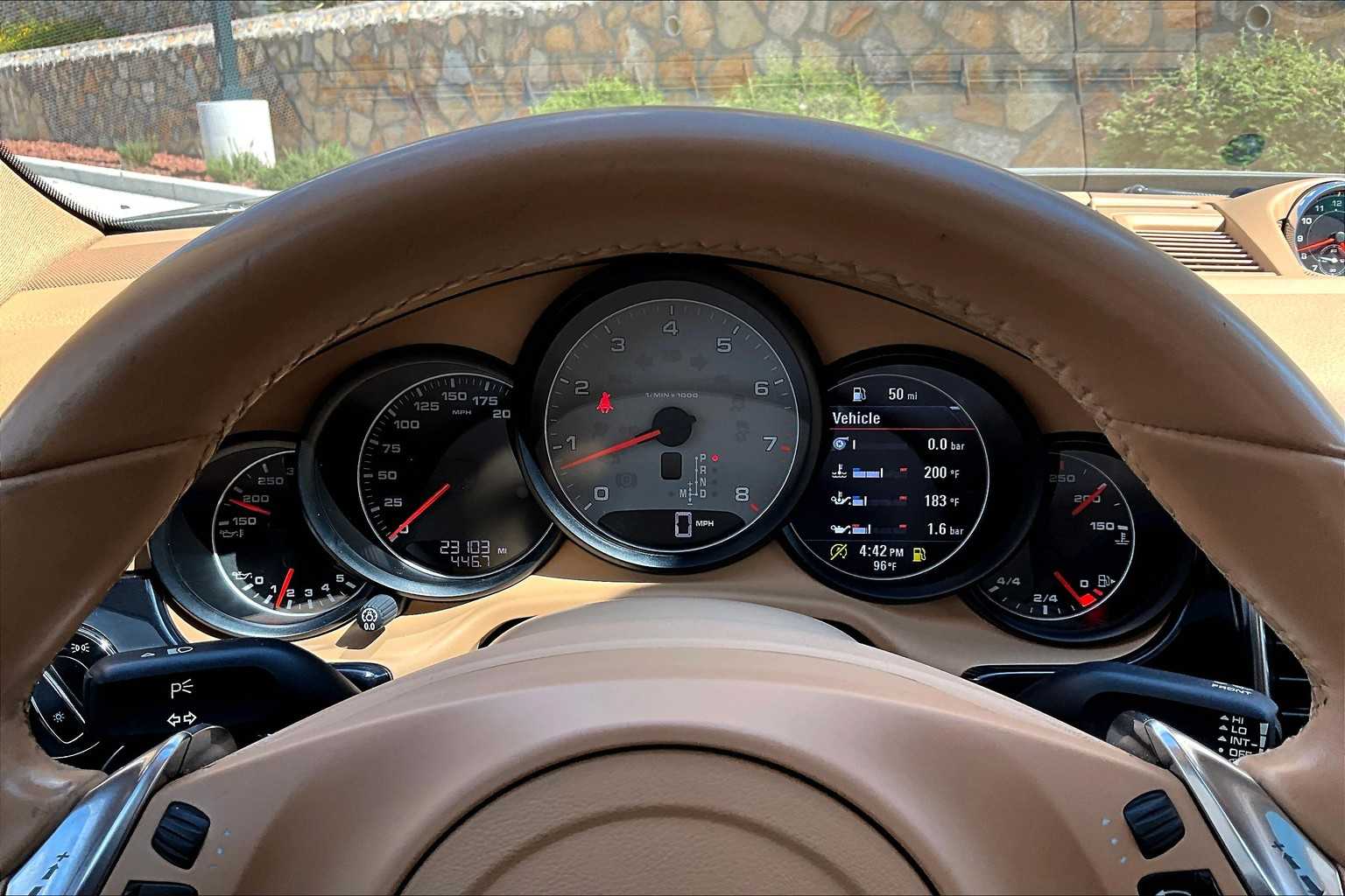 2016 Porsche Panamera S photo 23