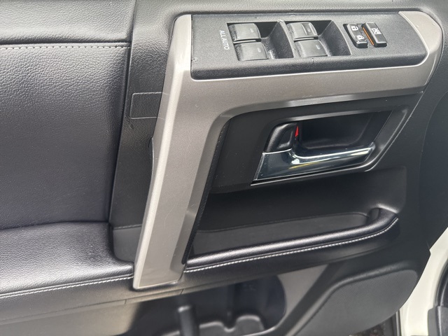 2017 Toyota 4Runner SR5 photo 20