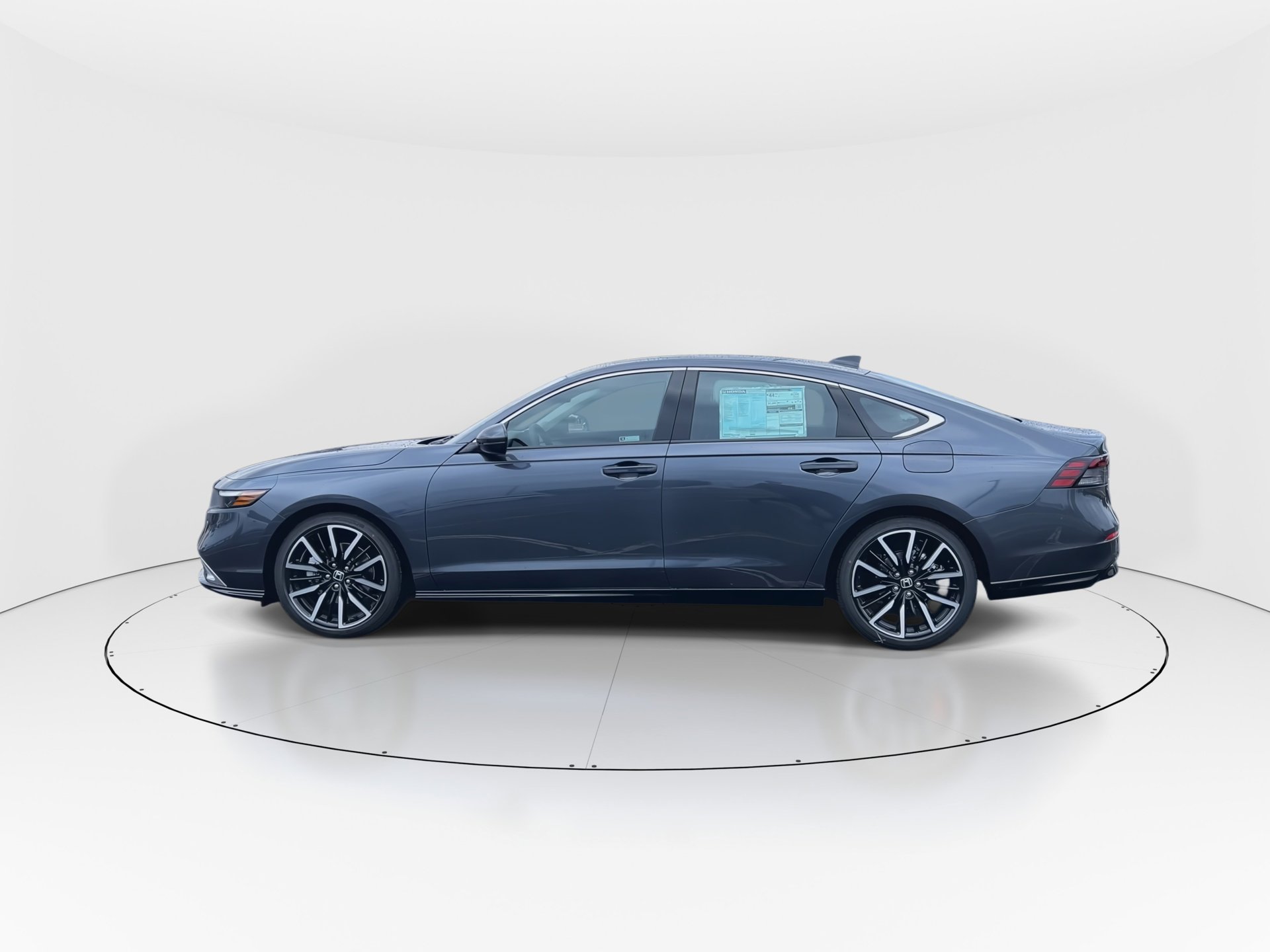 2025 Honda Accord Hybrid Touring photo 4