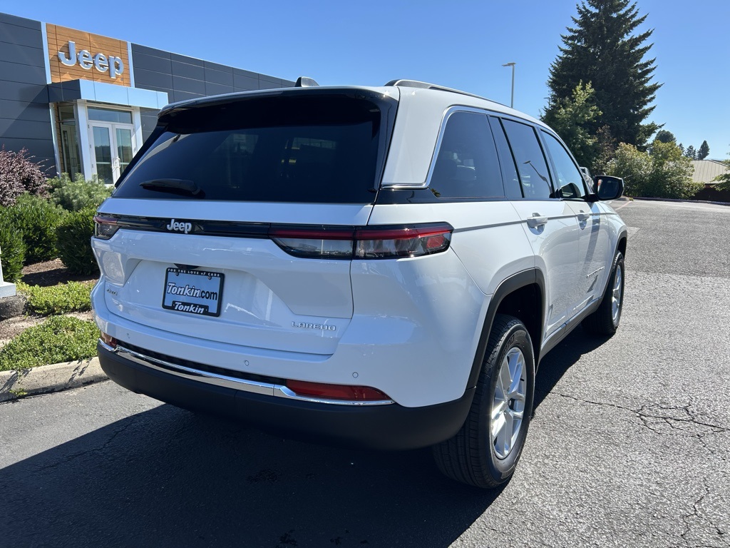 2025 Jeep Grand Cherokee Laredo X photo 6