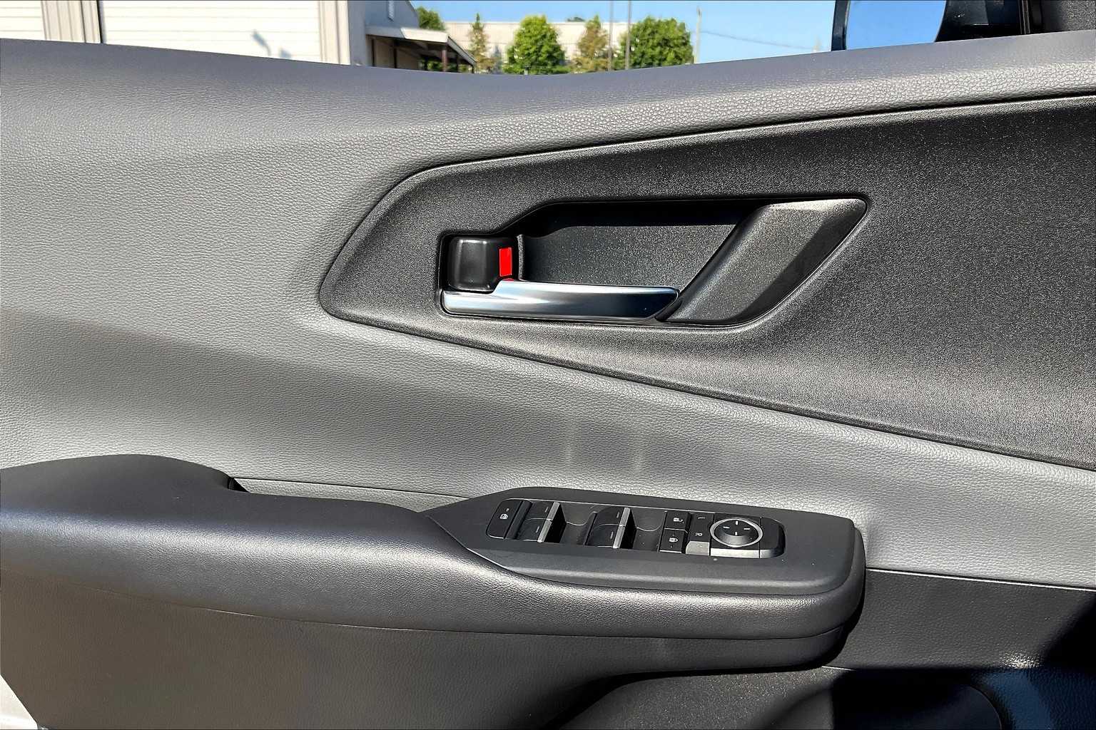 2026 Toyota Prius XLE photo 16