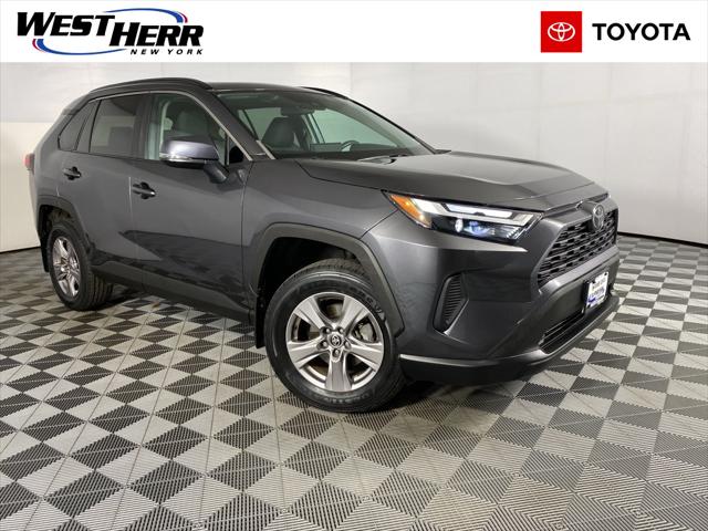 2022 Toyota RAV4 XLE's photo