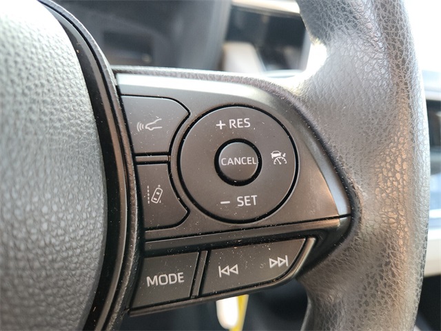 2020 Toyota Corolla LE photo 25