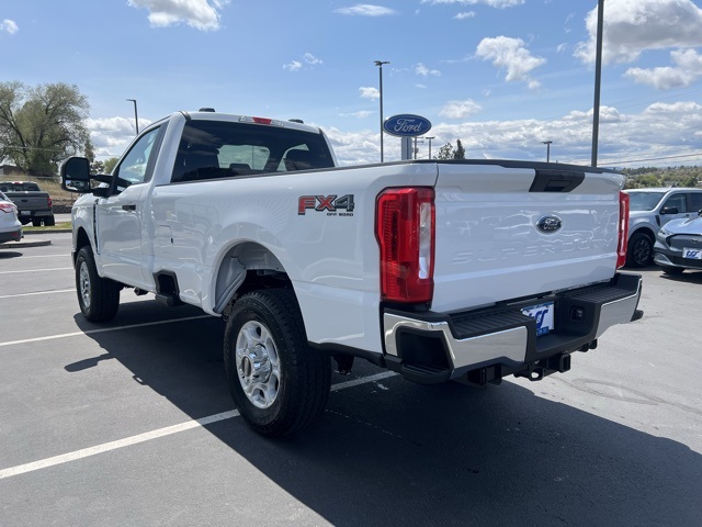 2025 Ford F-350 XLT photo 4