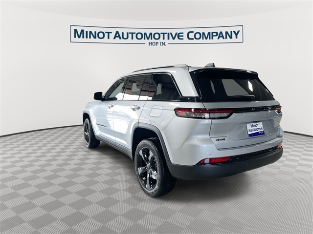 2025 Jeep Grand Cherokee Altitude X photo 4