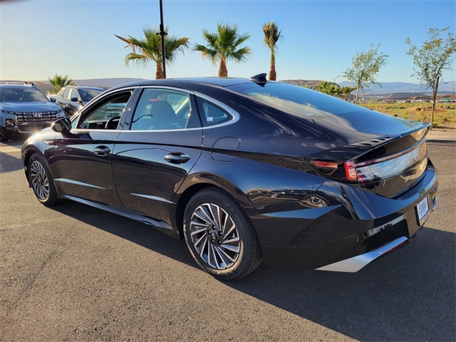 2025 Hyundai Sonata Hybrid SEL photo 4