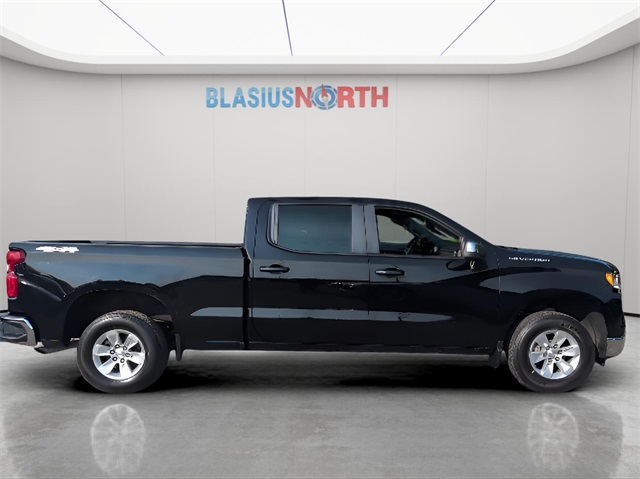 2023 Chevrolet Silverado 1500 LT photo 4