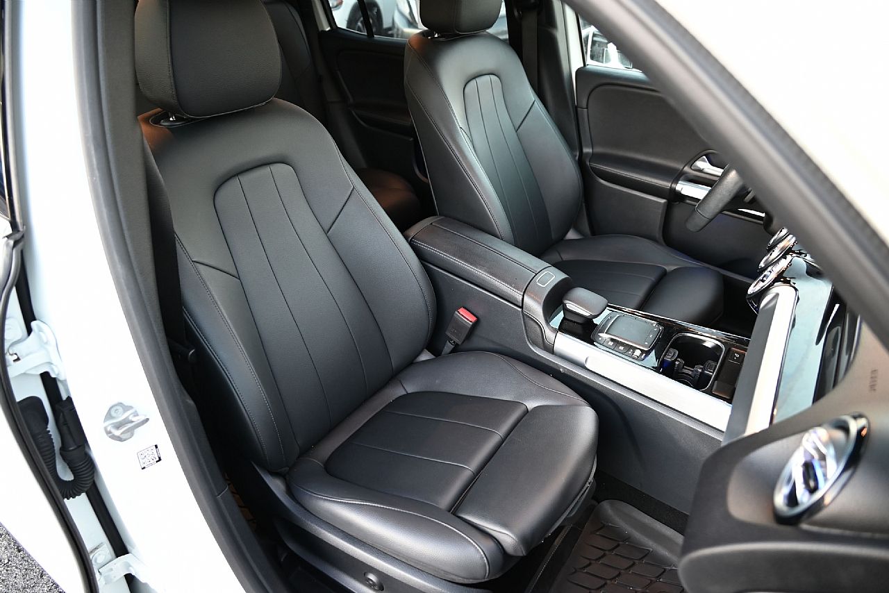 2022 Mercedes Benz GLB 250 photo 4