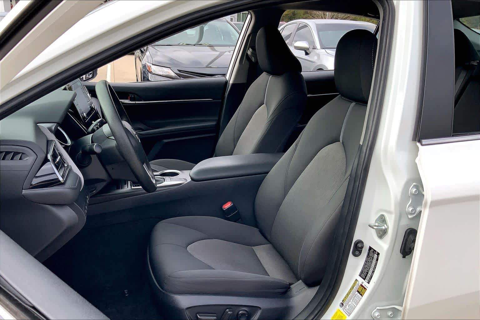 2023 Toyota Camry LE photo 4