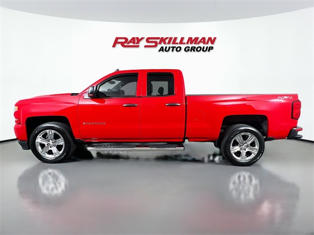 2018 Chevrolet Silverado 1500 Custom photo 4
